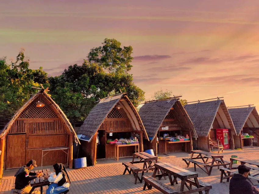 Sunset di Puncak Sosok