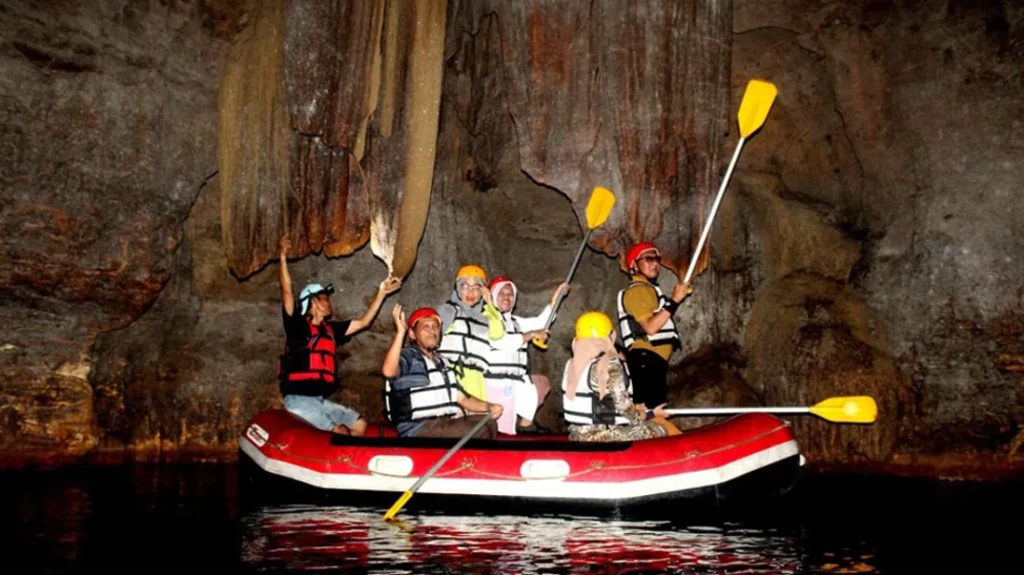 Cave Tubing Goa Pindul