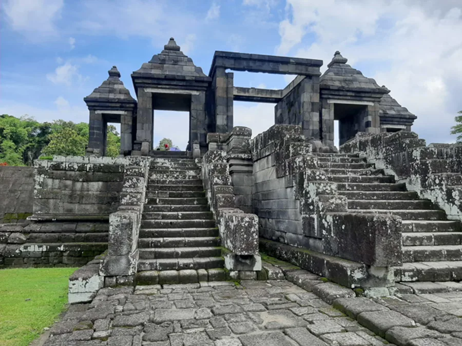 Bangunan Candi Ratu Boko
