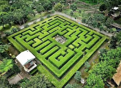 taman labirin