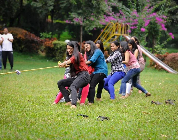 Lomba tark tambang gathering